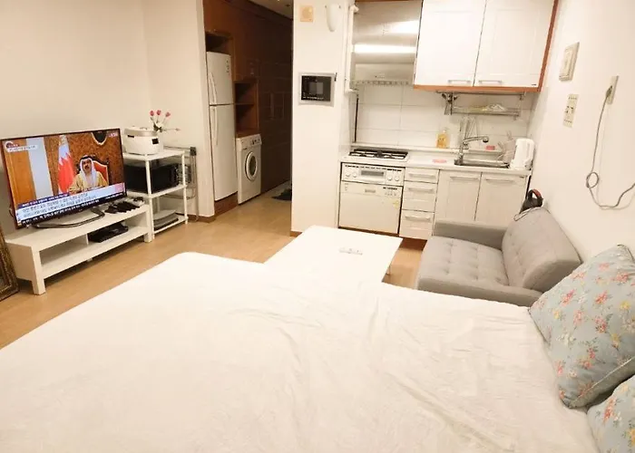 Sinsa Garosu Gil Cozy House 아파트